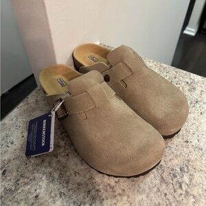 Brand New Birkenstock Boston – Taupe Suede